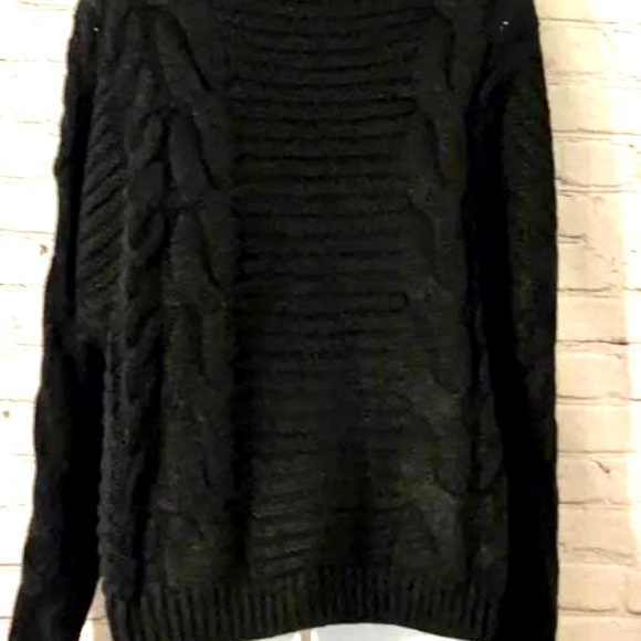 NIB BLACK OVERSIZED CABLE KNIT SWEATER - Picture 9 of 10